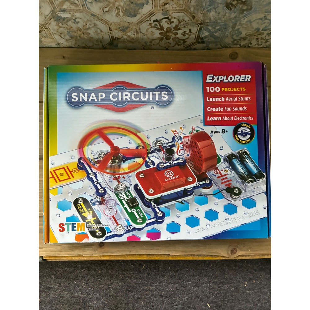 Elenco Snap Circuits Explorer SC-100 STEM Electronics Kit 100 Projects Ages 8+